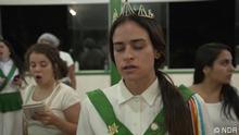 ***Nur für diese Berichterstattung!***Die berauschende Substanz Ayahuasca ist in Brasilien stark verbreitet; der Konsum ist dort für religiöse Rituale legal. (Global Us Sendung 05.06.2023)