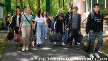 Jóvenes rusos son evacuados de Shebékino y otras localidades cercanas a la frontera con Ucrania