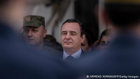 Неформалната посета на косовскиот премиер Албин Курти на Скопје и на Тетово продолжува да ги бранува духовите