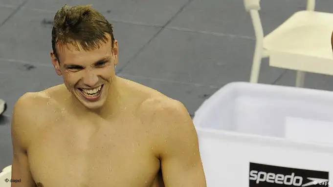 Deutschlands Schwimmer Paul Biedermann lacht. (Foto: dapd)