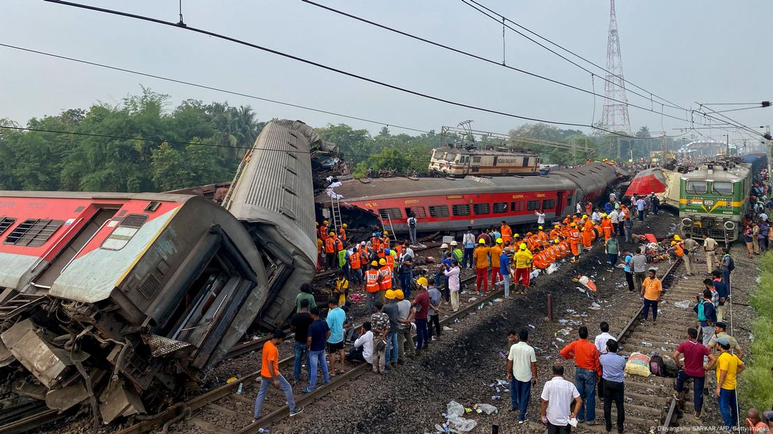 Faciaya neden olan olaylar silsilesi, bir yolcu treninin raydan çıkmasıyla başladı.