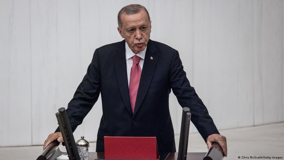 Turkey's Erdogan sworn in for 3rd term as president – DW – 06/03/2023 - Vimarsana News
