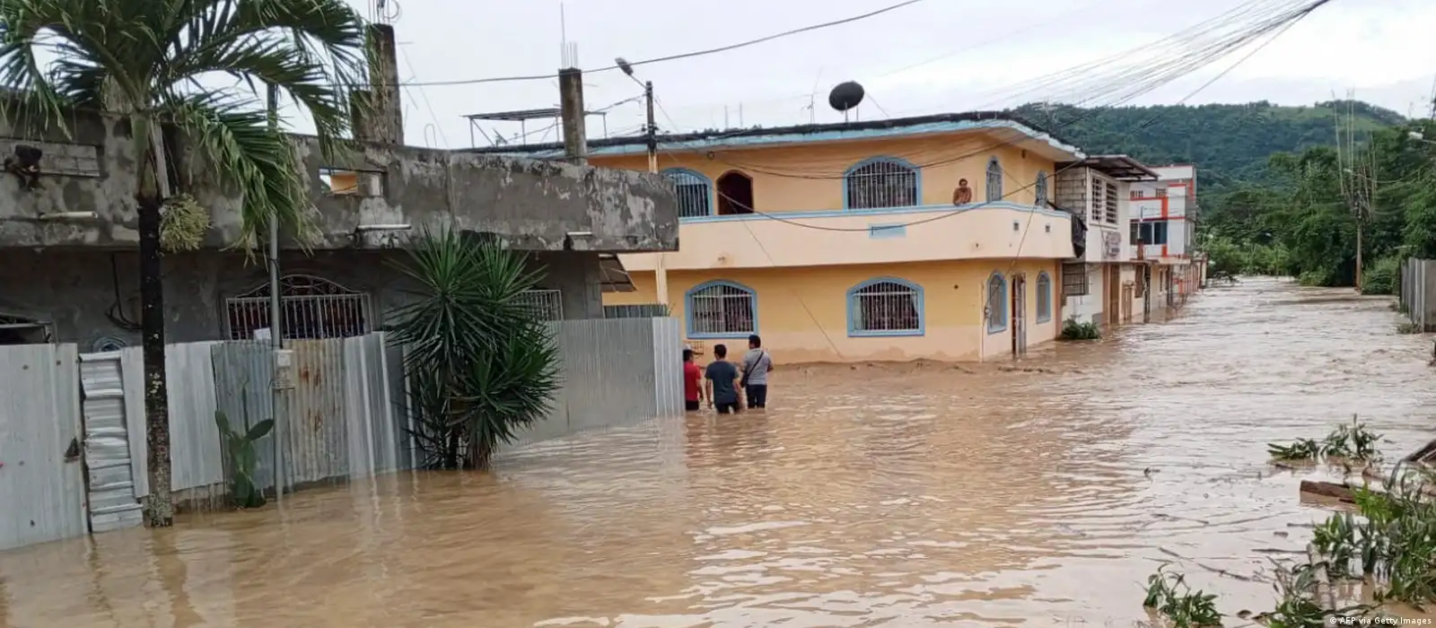 Ecuador declara emergencia en 6 provincias por lluvias