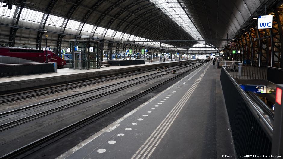 Netherlands: Computer glitch leaves rail passengers stranded – DW – 06/05/2023 - Vimarsana News