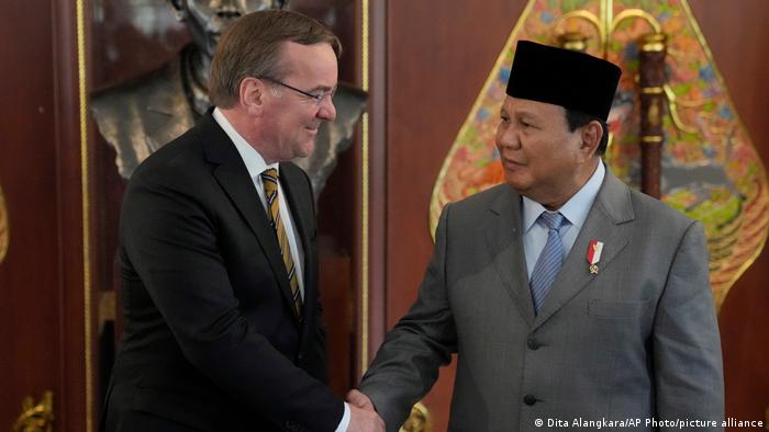 Indonesien Jakarta | Boris Pistorius, Bundesverteidigungsminister & Prabowo Subianto, Verteidigungsminister