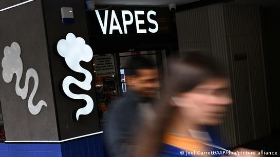 New Zealand cracks down on vaping, bans single-use devices
