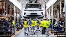 فولكس فاغن تتخطى تسلا في مبيعات السيارات الكهربائية الجديدة في ألمانيا