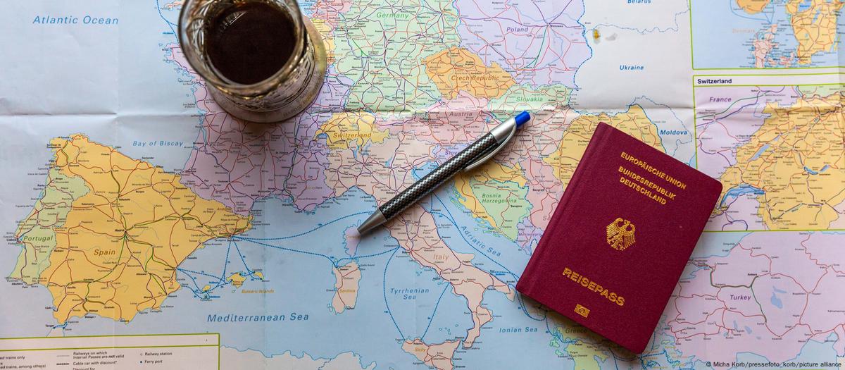French passport ranked among world's 'most powerful