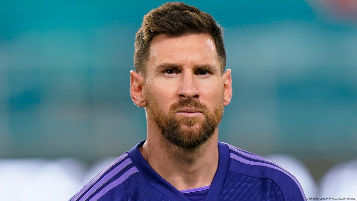 Lionel Messi selects Miami