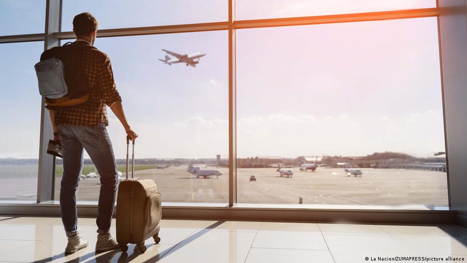 Może zabraknąć paliwa lotniczego. Co z letnim urlopem?