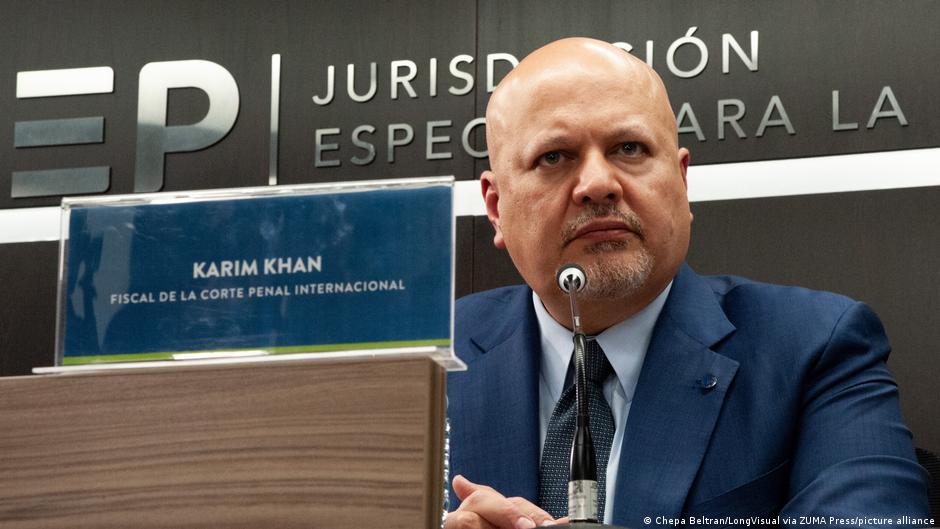 Britanski advokat Karim Kan je od februara 2021. glavni tužilac Međunarodnog krivičnog suda u Hagu