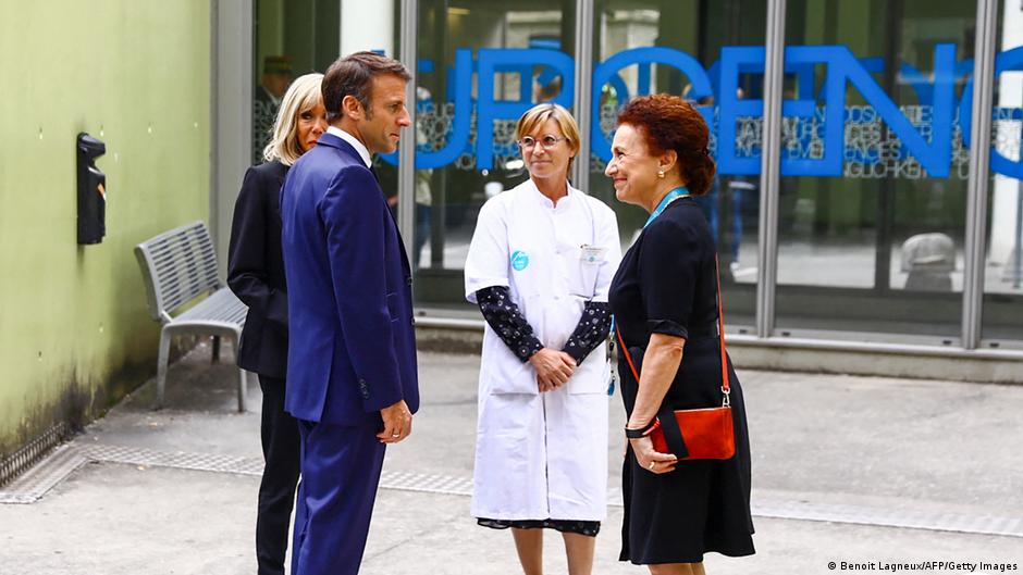 France's Macron visits children injured in knife attack – DW – 06/09/2023 - Vimarsana News