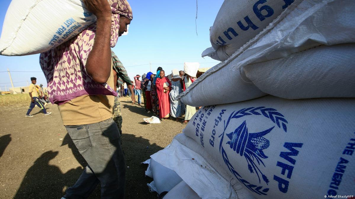 WFP temporarily halts food aid to Ethiopia DW 06/09/2023