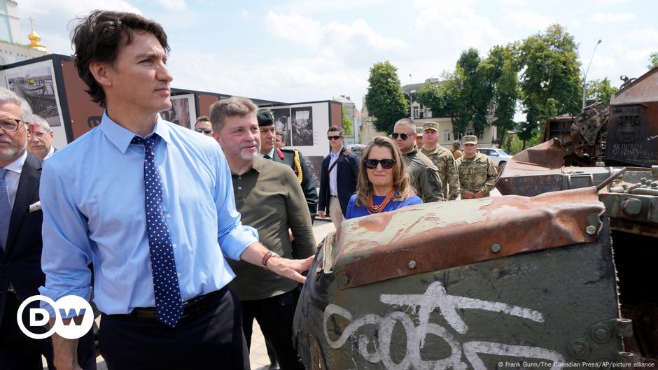 Justin Trudeau arrives on surprise visit to Ukraine – DW – 06/10/2023