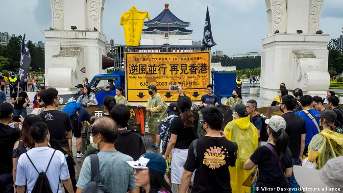 Taiwan Taipei | Protest gegen Sicherheitsgesetz in Hong Kong und Inhaftierung von politischen Gefangenen