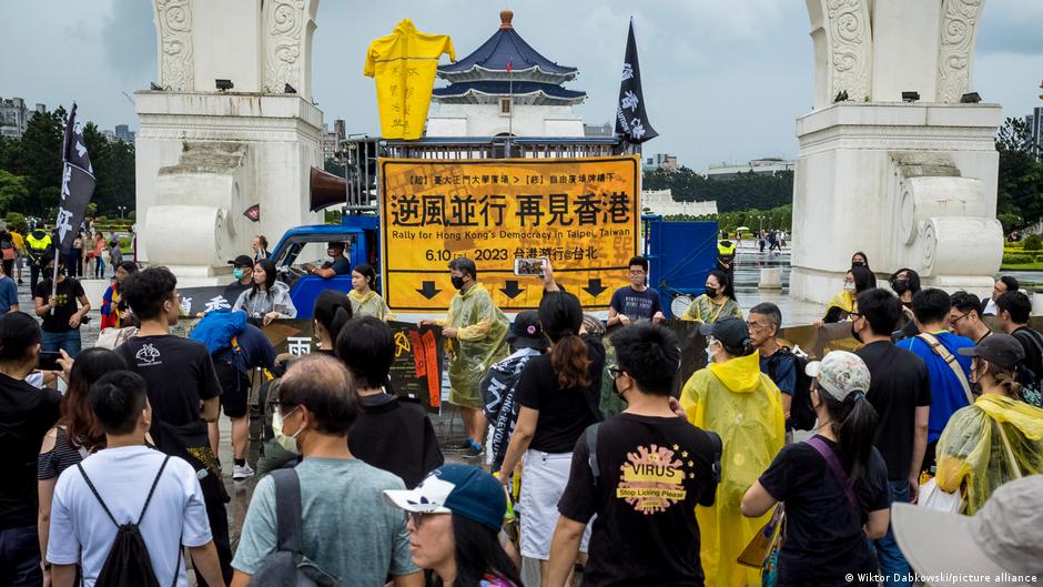 反送中四周年 近千人在台北游行团结挺港