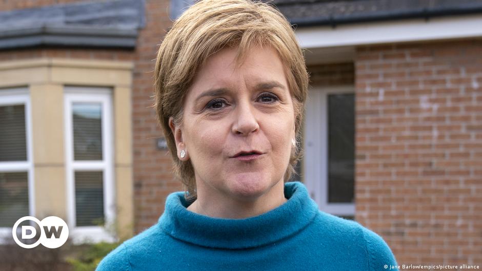 Schottische Ex-Regierungschefin Sturgeon festgenommen
Top-Thema
Weitere Themen