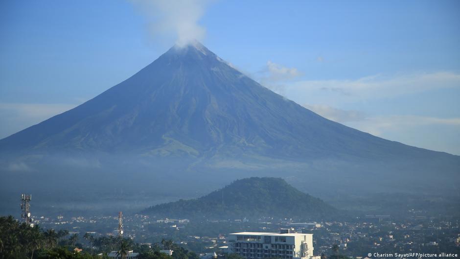 Tausende aus Gefahrenzone um Vulkan Mayon evakuiert 
Top-Thema
Weitere Themen