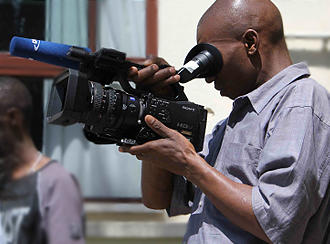 08.2011 DW-AKADEMIE Medienentwicklung Afrika Kenia One Fine Day Film Workshop 2 08.2011 DW-AKADEMIE Medienentwicklung Afrika Kenia One Fine Day Film Workshop 2