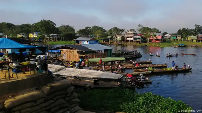 Hafen von Leticia, Kolumbien 