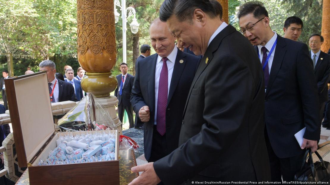 Russlands Präsident Putin gratuliert dem chinesischen Staatschef Xi Jinping