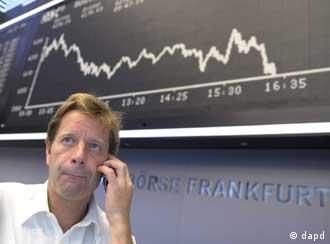 Telefonierender Händler an der Frankfurter Börse (Foto: dapd)