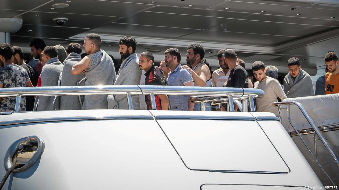 Επιζώντες από το ναυάγιο μεταφέρονται στην Καλαμάτα