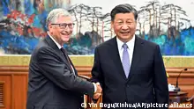 16.06.2023**In this photo released by China's Xinhua News Agency, Bill Gates, left, meets with Chinese President Xi Jinping in Beijing, Friday, June 16, 2023. Microsoft's co-founder Bill Gates has met with Chinese President Xi Jinping just days after a visit to Beijing by Tesla CEO Elon Musk. The state broadcaster CCTV showed Xi saying he was happy to see Gates, who he called an old friend, after three years without meeting during the pandemic. (Yin Bogu/Xinhua via AP)