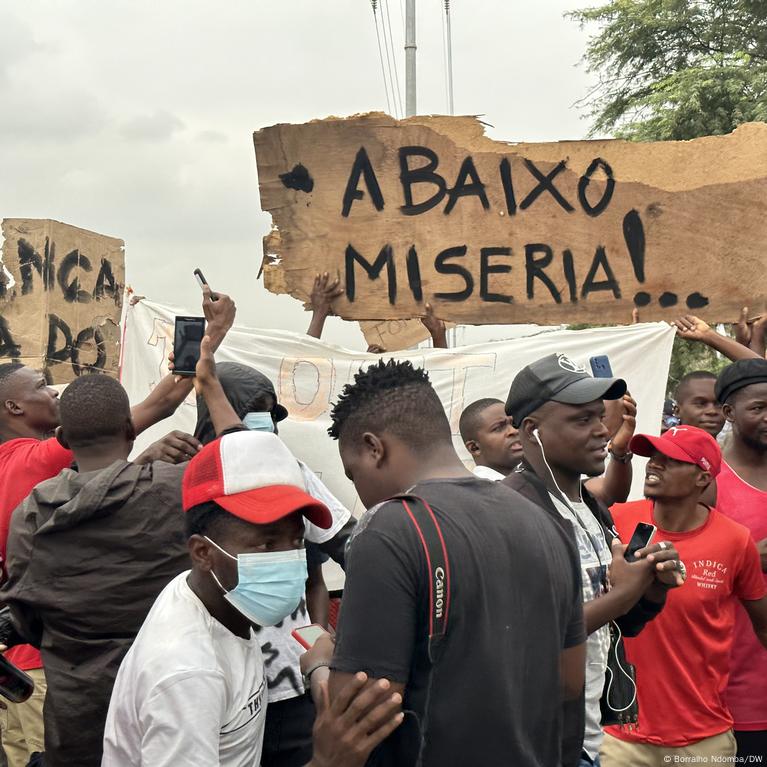 Fuel increase leaves Luanda fishermen on land - Ver Angola - Daily