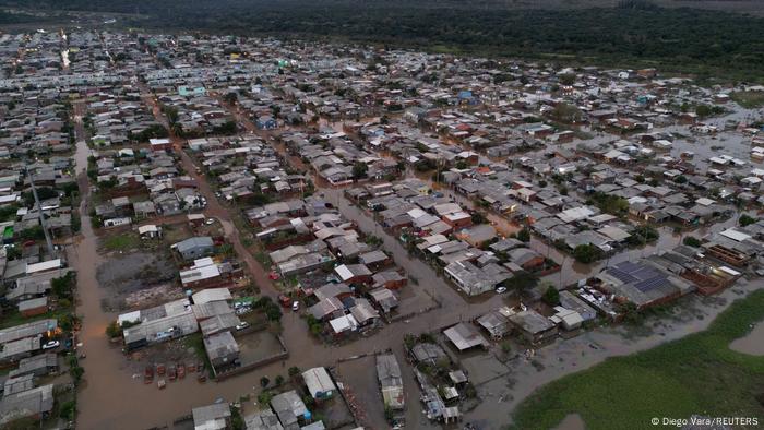 Imagem aérea da cidade de São Leopoldo, inundada após ciclone que passou pelo Rio Grande do Sul em junho. Menos de um mês depois, estado volta a sofrer com outro ciclone.