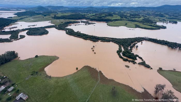 Inundação provocada por passagem de ciclone em Canaá, no Rio Grande do Sul