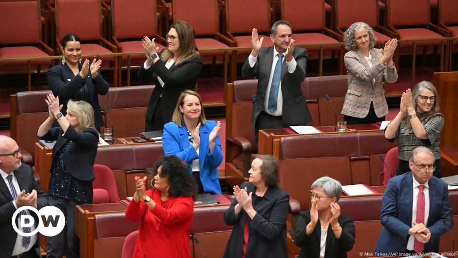 Australia mengadakan referendum tentang hak-hak suku Aborigin – DW – 19 Juni 2023
