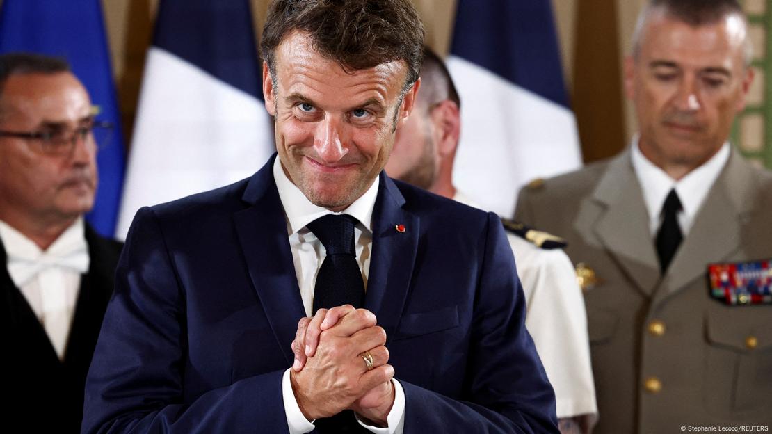 جون 2023ء میں فرانسیسی صدر ماکروں پیرس میں یورپی ایئر اینڈ میزائل ڈیفنس کانفرنس میں یورپی یونین کے وزارائے دفاع کا خیر مقدم کرتے ہوئے جون 2023ء میں فرانسیسی صدر ماکروں پیرس میں یورپی ایئر اینڈ میزائل ڈیفنس کانفرنس میں یورپی یونین کے وزارائے دفاع کا خیر مقدم کرتے ہوئے