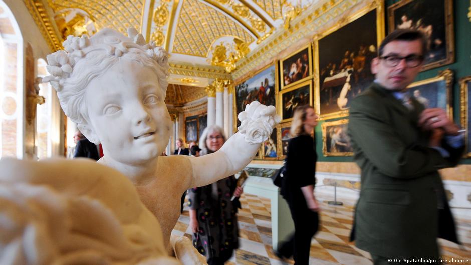 Skulptura „Boginja bogatstva“ (Edme Bušardon) na izloži u Potsdamu