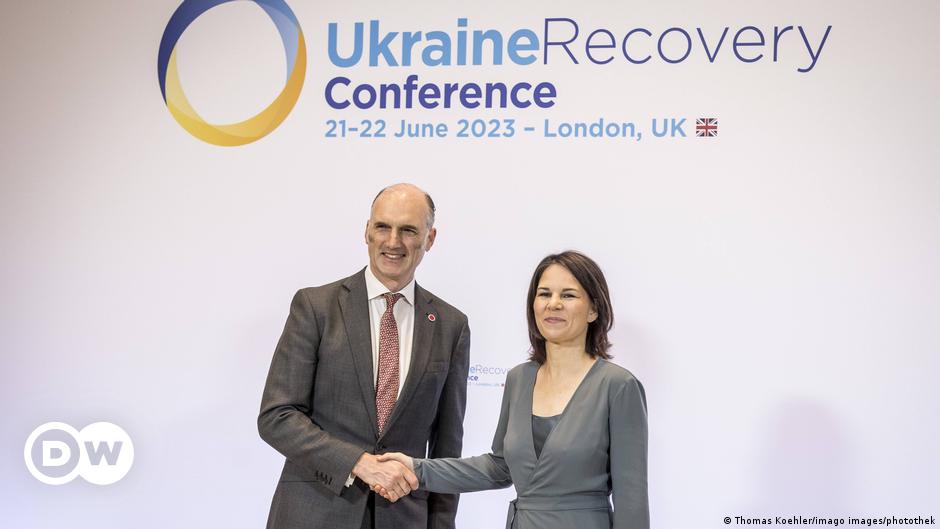 Ukraine aktuell: Zusagen für den Wiederaufbau der Ukraine
Top-Thema
Weitere Themen
