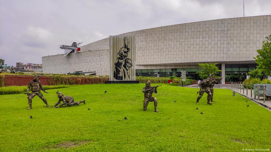 দক্ষিণ এশিয়া : ঢাকা সেনানিবাসের একটি ভবন ‘সাময়িক কারাগার’