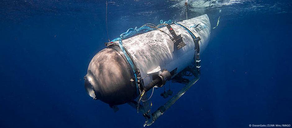 O Titan é um pequeno submarino turístico que pesa 10 toneladas e tem o tamanho de uma van