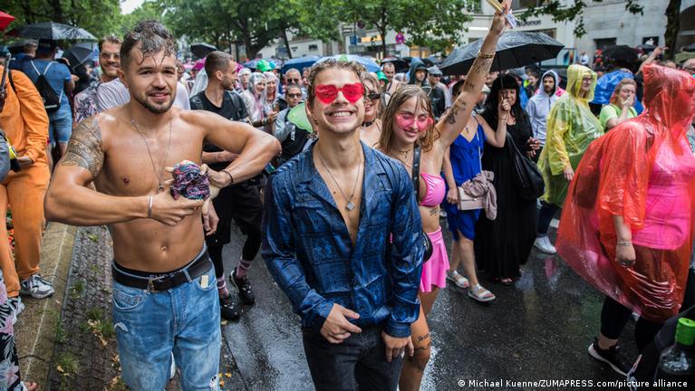 Rave the Planet gets go-ahead after cancellation threats – DW – 07/07/2023