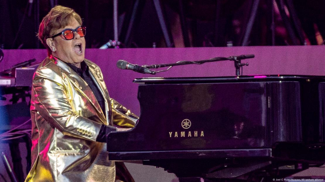Elton John, de 76 años, se acerca al final de su última gira. Glastonbury fue el último concierto británico. Elton John, de 76 años, se acerca al final de su última gira. Glastonbury fue el último concierto británico.