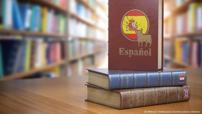 Ensino de espanhol na educação pública vira batalha de interesses no Brasil