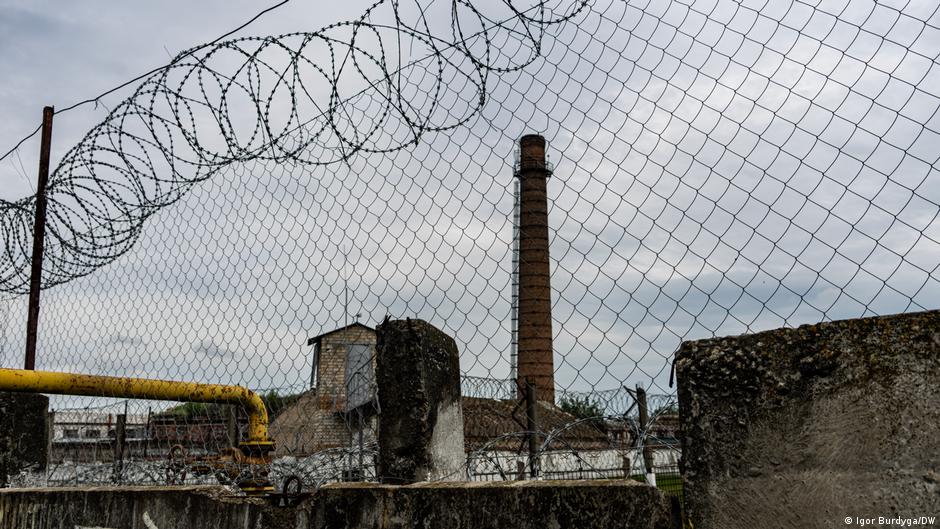ЄС запровадив санкції проти 15 осіб за катування українських полонених