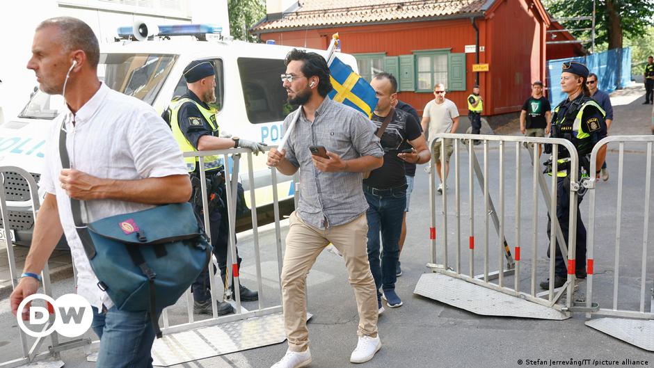 Mann verbrennt Koran vor Moschee in Stockholm
Top-Thema
Weitere Themen