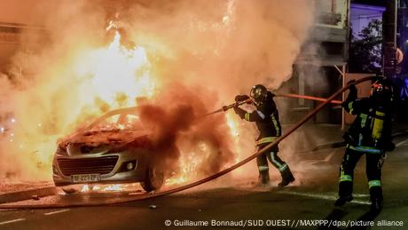 Γαλλία: Χάος και οργή στους δρόμους για τον 17χρονο Ναέλ