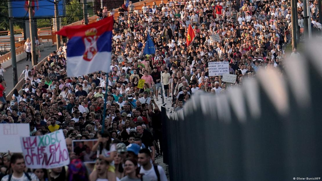 Protestat e mëdha në Serbi