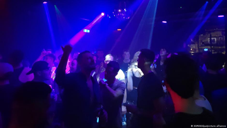 Berlin clubs struggle as drink sales dry up and costs rise