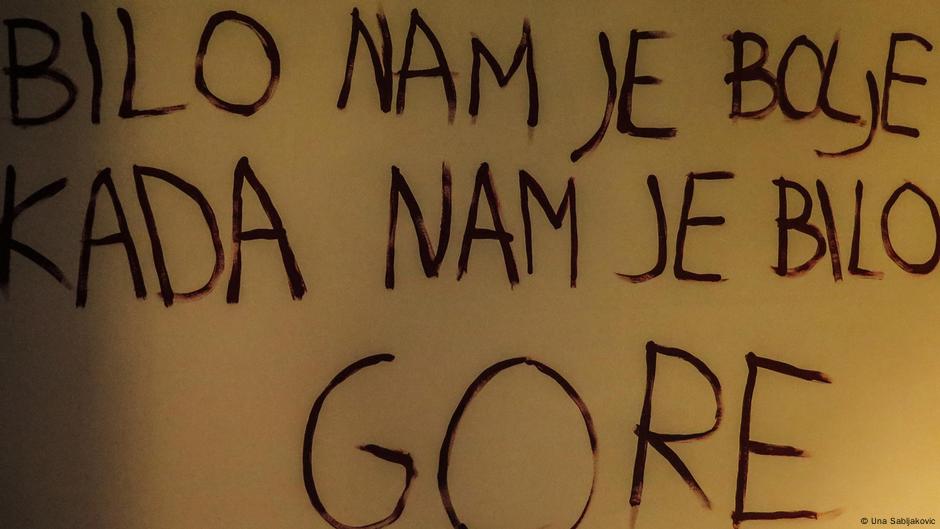 Grafit u Beogradu iz devedesetih: fotografija na izložbi „Lavirint devedesetih“