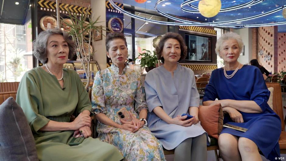 China's elderly social media sensations – DW – 07/13/2023