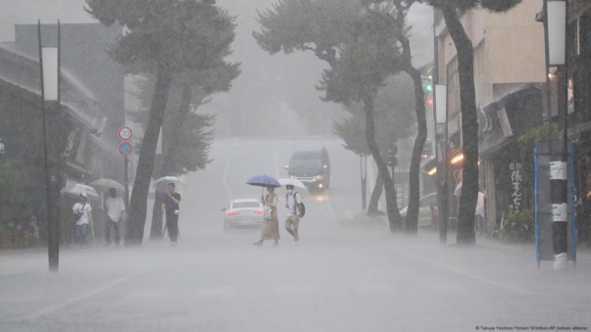 Japan: 'Heaviest Rain Ever' Kills 1 In Kyushu – DW – 07/10/2023