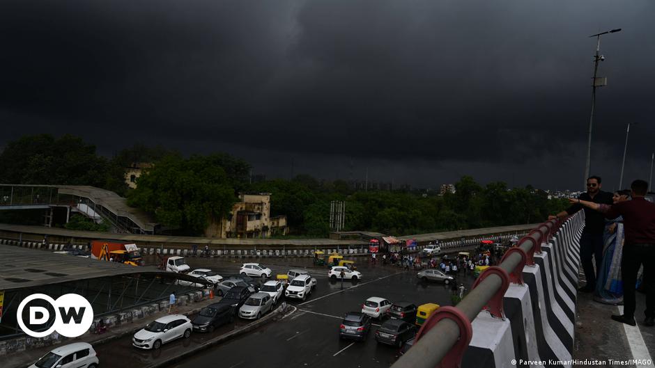 Cuaca ekstrem di India ‘contoh nyata perubahan iklim’ – DW – 16 Juli 2023