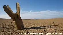 2016**
An S25 Air-to-ground in Ninewa, Kurdistan on December 2016 rocket in the ground on the bank of Mosul dam lake fired by ISIS probably using an improvised firing ramp. Destroyed by local EOD team on 30 December. (Photo by Noe Falk Nielsen/NurPhoto)